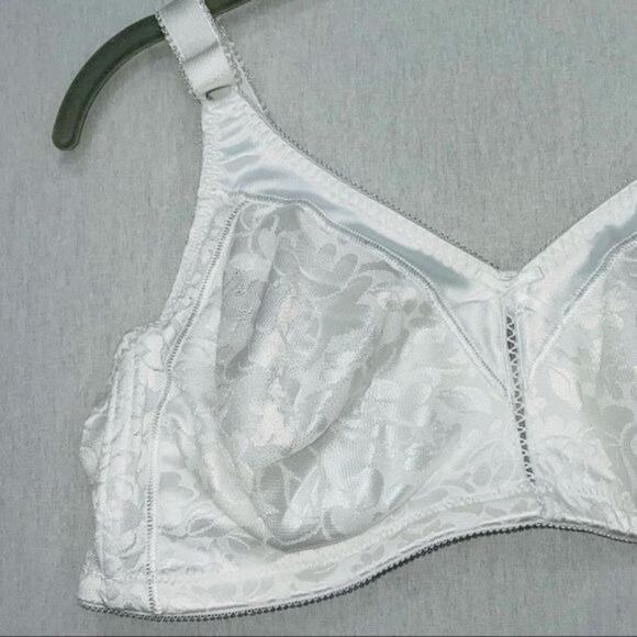 Bali Double Support Spa Closure Wireless Bra 3372 - Picture 5 of 8